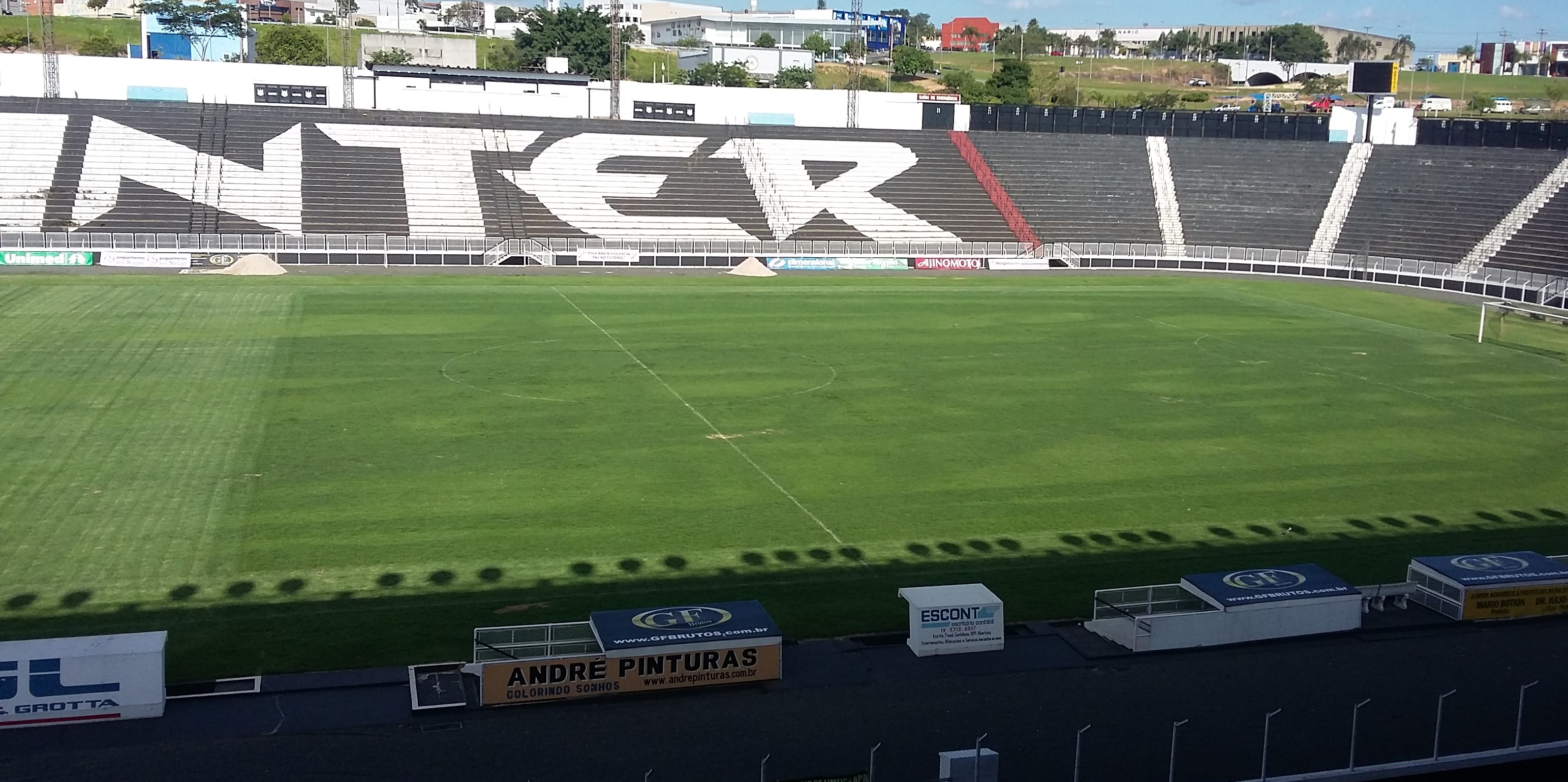 Gramado do Limeirão recebe tratamento especial