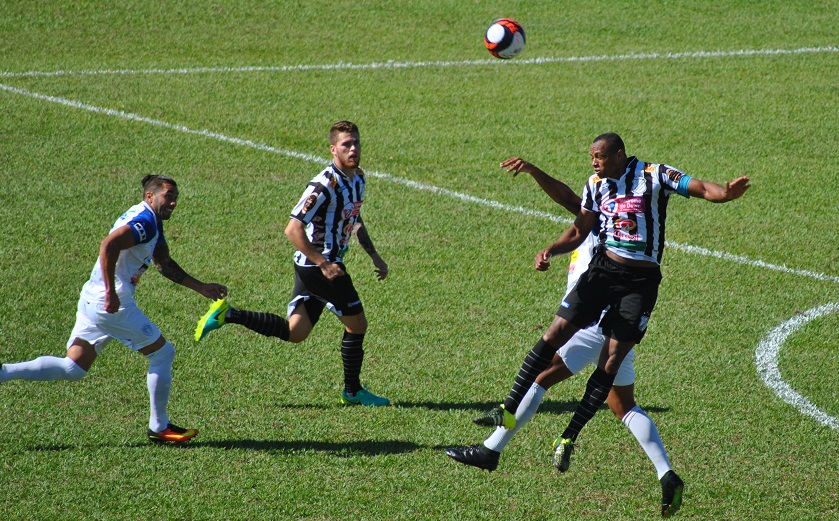 Inter empata em Monte Azul e está a uma vitória do acesso