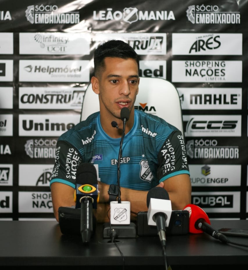 Em coletiva de imprensa, Thomaz destaca preparação do time para o jogo contra o Santos