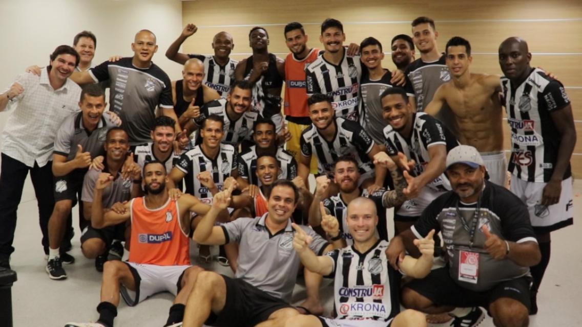 Tcharlles comenta vitória em cima do Corinthias; Elano pensa na próxima partida