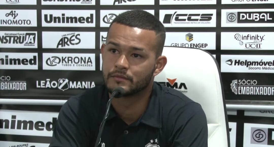 Em coletiva de imprensa, Balardin e Wesley comentam preparação do elenco para a Copa Paulista