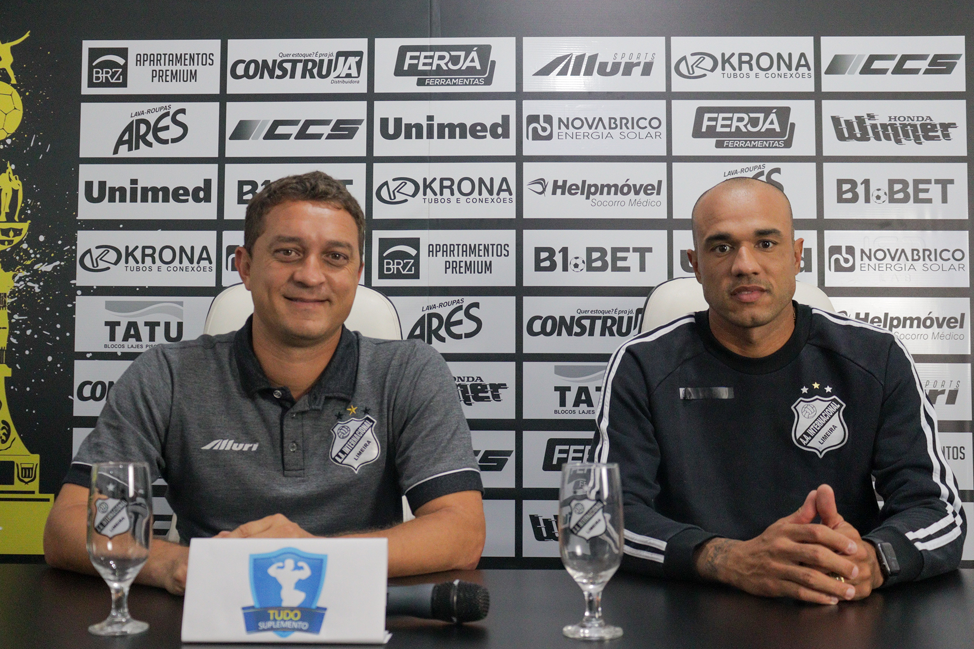 Fausto Momente e Roger Silva concedem entrevista coletiva