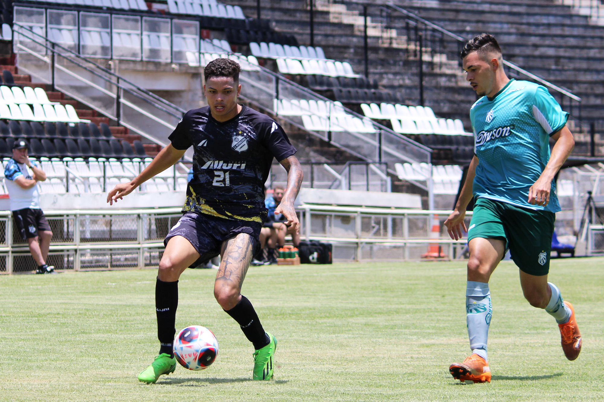 Internacional bate Caldense em jogo-treino no Limeirão