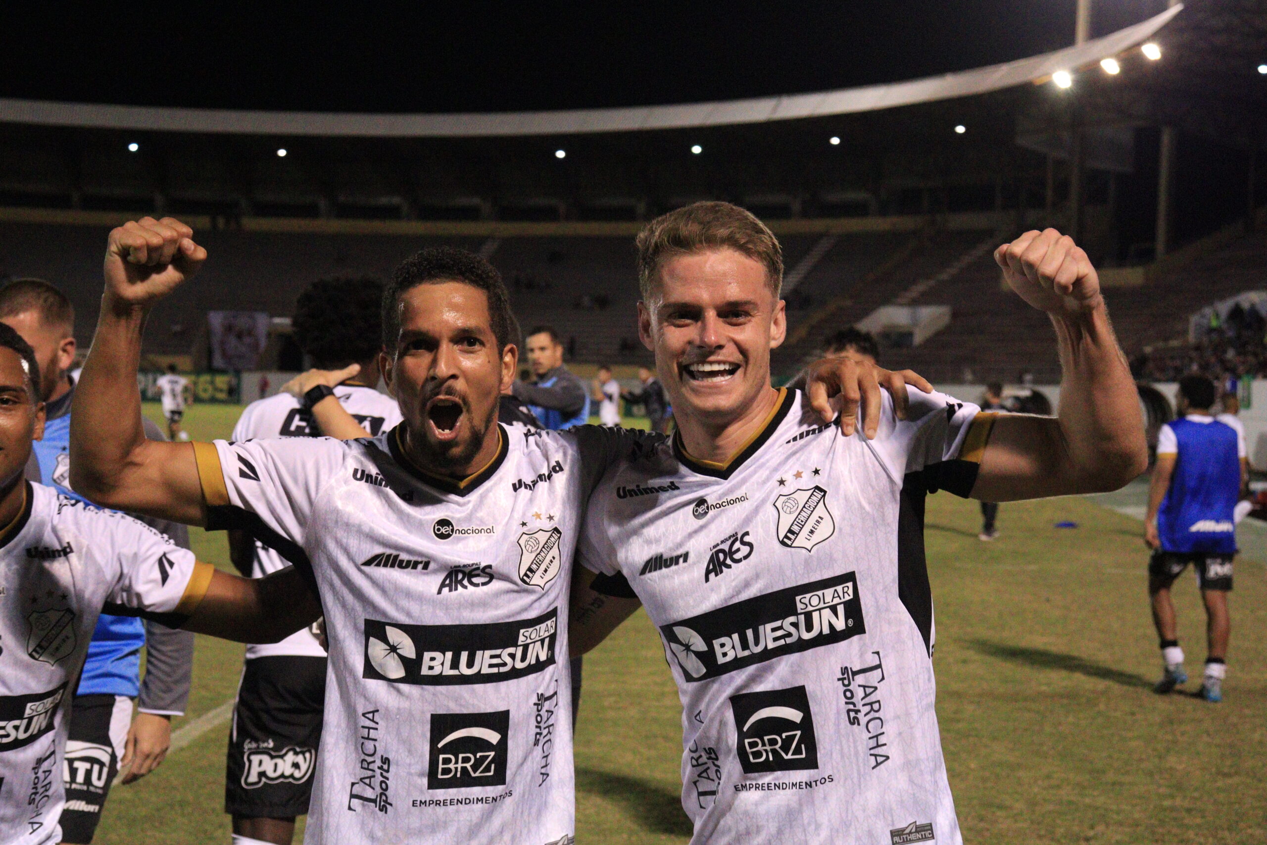 Internacional vence a Ferroviária pelo Campeonato Brasileiro